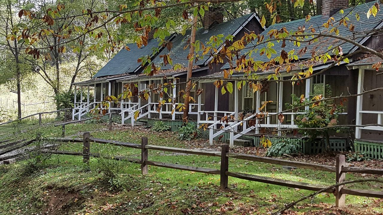 The Cabins At Healing Springs Crumpler 외부 사진